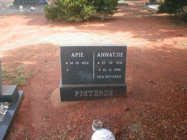 PIETERSE Apie 1934- &amp; Annatjie REYNEKE 1938-1998