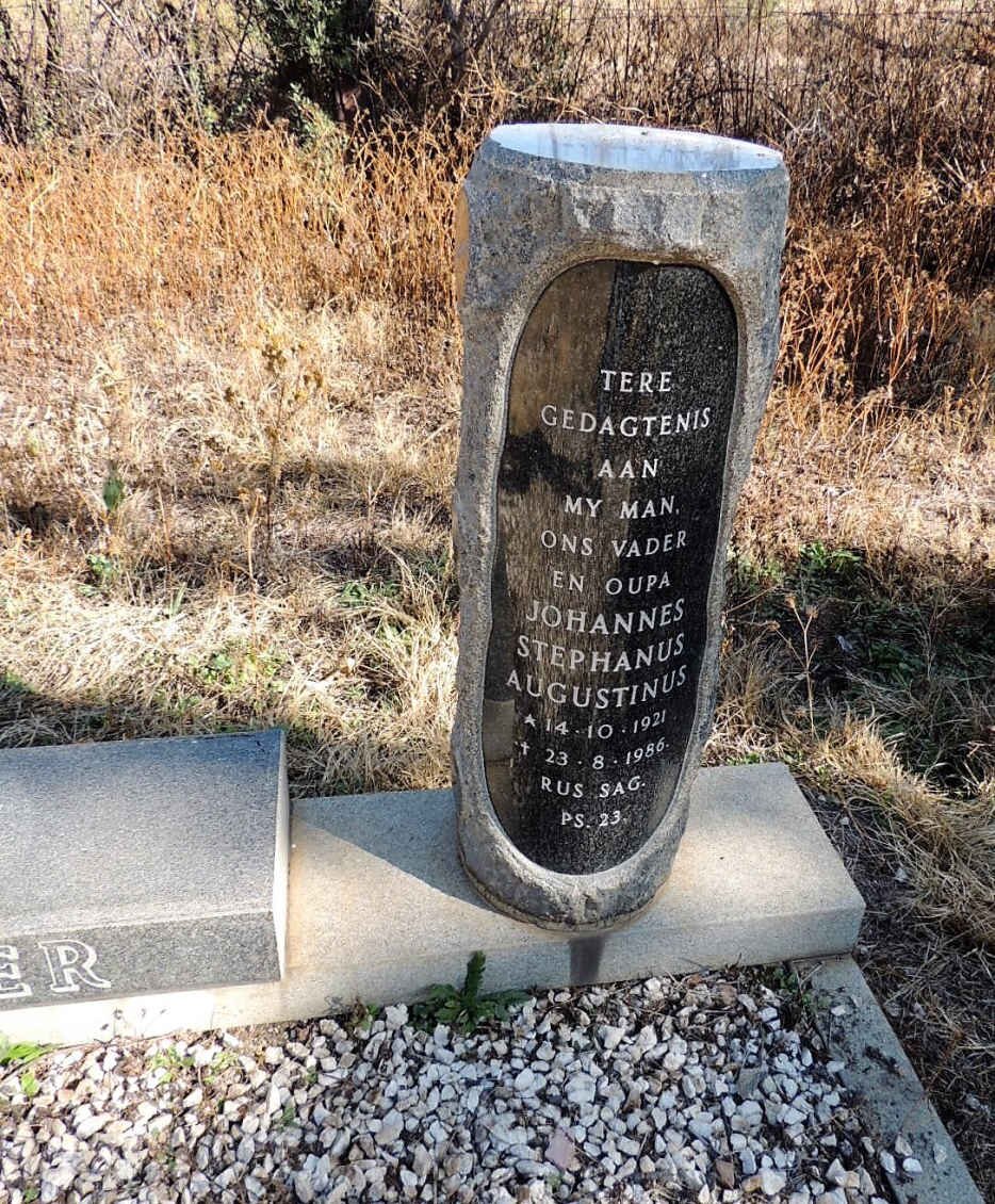 OLIVIER Johannes Stephanus Augustinus 1921-1986 &amp; Anna Elizabeth 1925-1996 