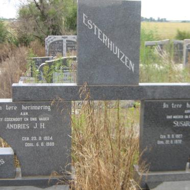 ESTERHUIZEN Andries J.H. 1924-1989 &amp; Susara J. 1927-1972
