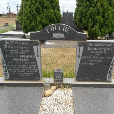 FOUCHE Jacobus Johannes Cornelius 1931-1982 &amp; Maria Magdalena DU TOIT 1935-