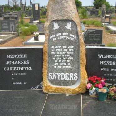 SNYDERS Hendrik Johannes Christoffel 1930- &amp; Wilhelmina Hendrina WIESE 1937-2015