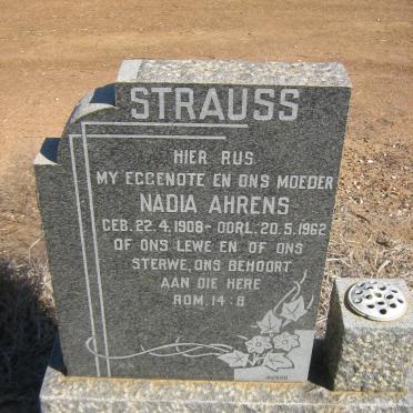 STRAUSS Nadia Ahrens 1908-1962
