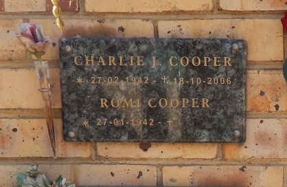 COOPER Charlie J. 1942-2006 &amp; Romi 1942-