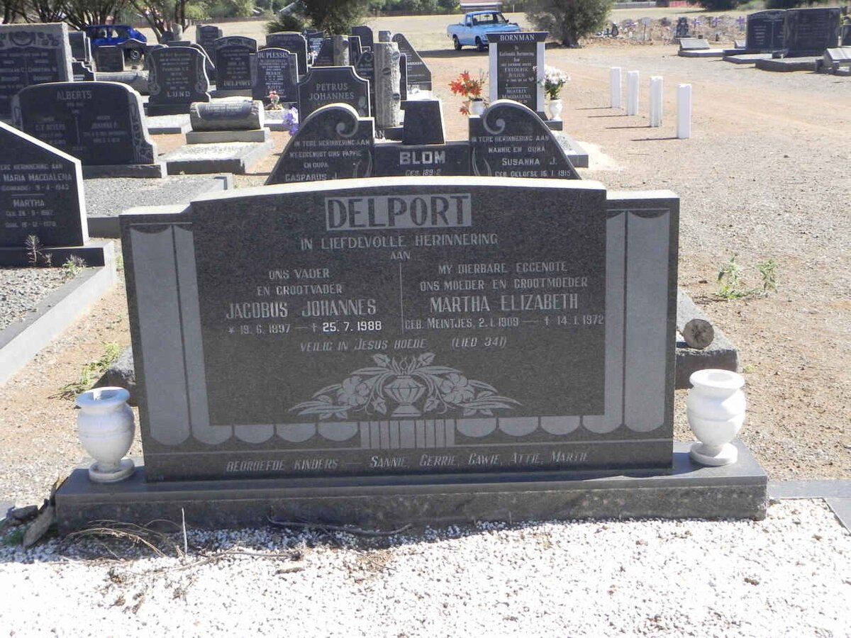 DELPORT Jacobus Johannes 1897-1988 &amp; Martha Elizabeth MEINTJES 1909-1972