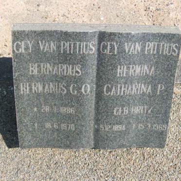 PITTIUS Bernardus Hermanus G.O., Gey van 1886-1970 &amp; Hermina Catharina P. BRITZ 1894-1965