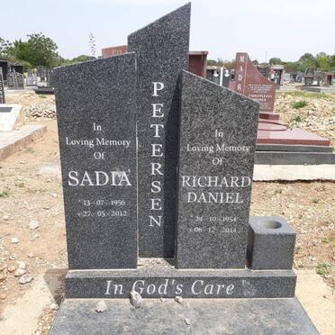 PETERSEN Richard Daniel 1954-2014 &amp; Sada 1956-2012
