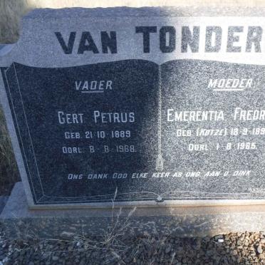 TONDER Gert Petrus, van 1889-1968 &amp; Emerentia Fredrika KOTZE 1892-1965