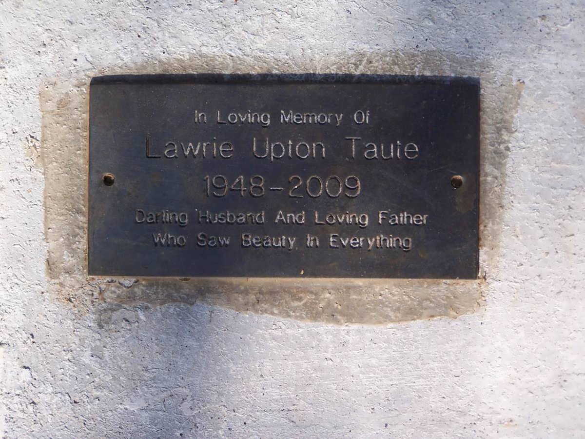 TAUIE Lawrie Upion 1948-2009