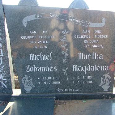 ESTERHUIZEN Michiel Johannes 1907-1980 &amp; Martha Magdalena SWARTZ 1925-2004