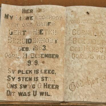 BEZUIDENHOUT Gert Pieter 1863-1919 &amp; Cornelia J.W. HERBST 1880-1965