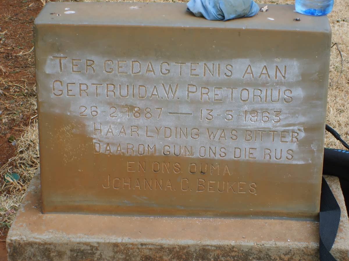 BEUKES Johanna C. :: PRETORIUS Gertruida W. 1887-1963