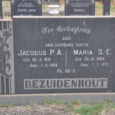 BEZUIDENHOUT Jacobus P.A. 1891-1969 &amp; Maria S.E. 1894-1972