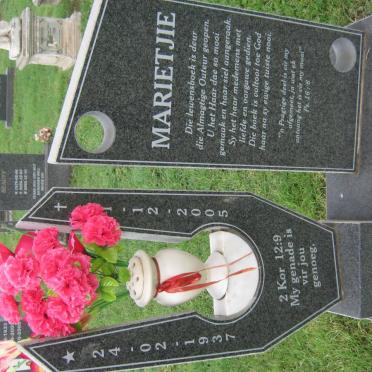 HART Marietjie 1937-2005