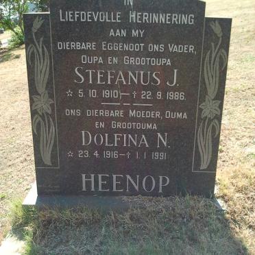 HEENOP Stefanus J. 1910-1986 &amp; Dolfina N. 1916-1991