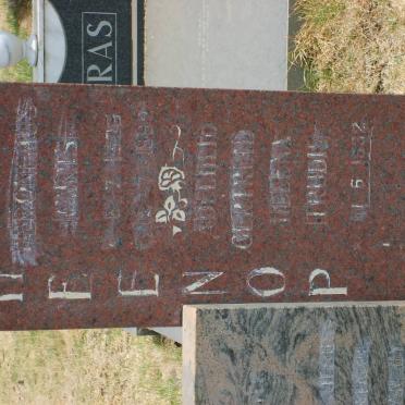 HEENOP Christiaan Heronemus 1926-1992 &amp; Adelheid Gertruid Helena 1932-