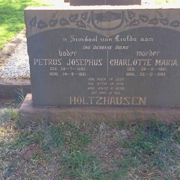 HOLTZHAUSEN Petrus Josephus 1882-1961 &amp; Charlotte Maria G. 1881-1964