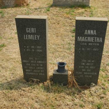 LEMLEY Gert 1921-1994 &amp; Anna Magrietha MEYER 1927-