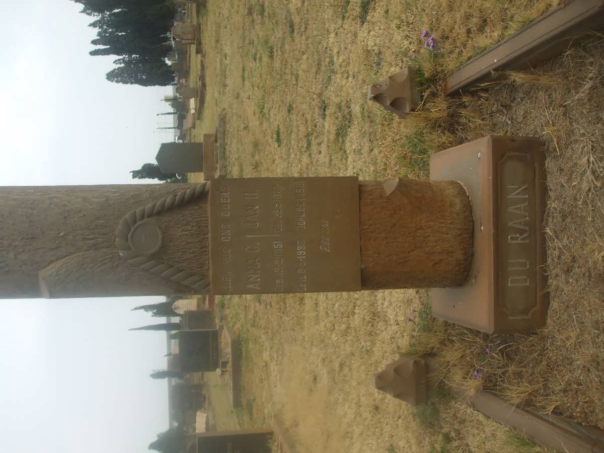 RAAN Jan H., du 1851-19?1 &amp; Anna C. 1851-1936