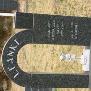 ROUX Leanke, le -1988