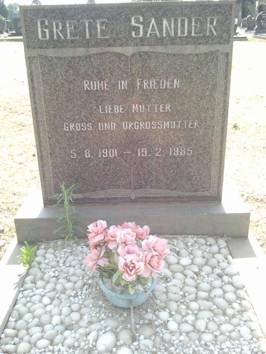 SANDER Grete 1901-1985