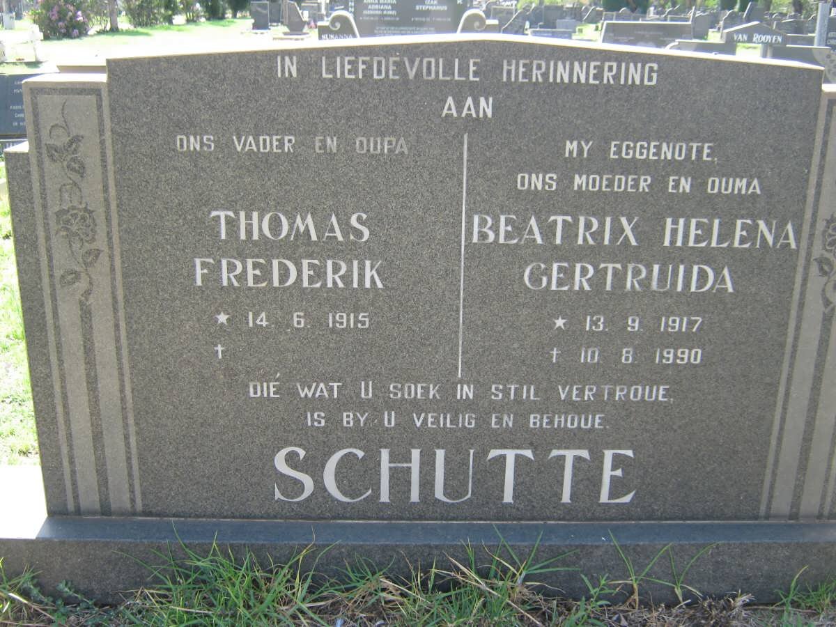 SCHUTTE Thomas Frederik 1915- &amp; Beatrix Helena Gertruida 1917-1990