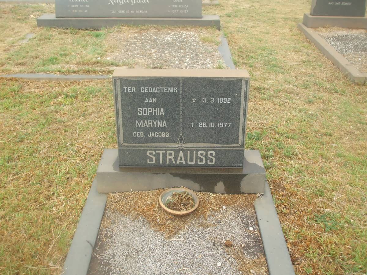 STRAUSS Sophia Maryna nee JACOBS 1892-1977