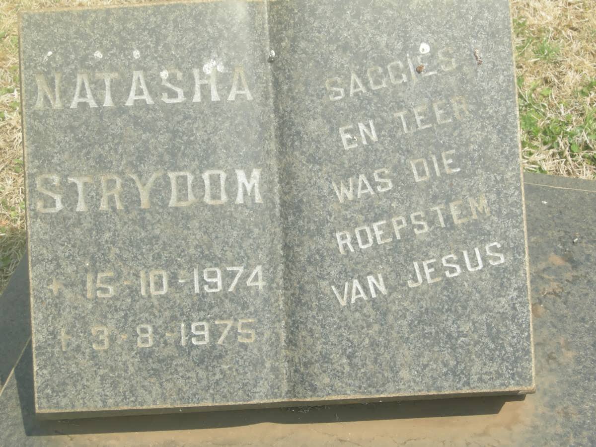 STRYDOM Natasha 1974-1975