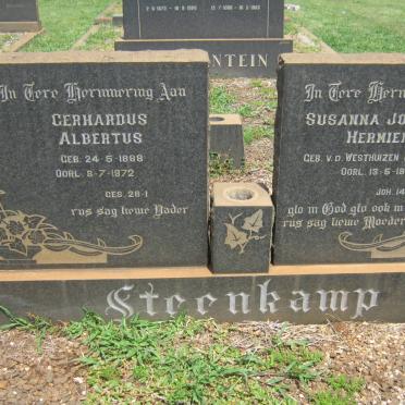 STEENKAMP Gerhardus Albertus 1888-1972 &amp; Susanna Johanna Hermiena V.D. WESTHUIZEN 1886-1968