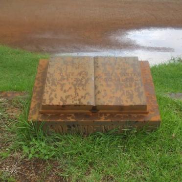 SWANEPOEL Lourens Daniel 190?-1973 &amp; Maria Martha Magdalena 191?-