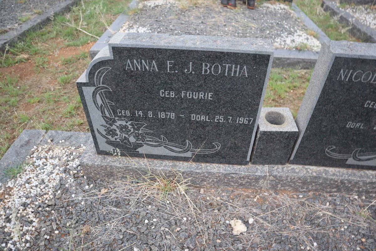 BOTHA Nicolaas J. 1879-1970 & Anna E.J. FOURIE 1878-1967 _2