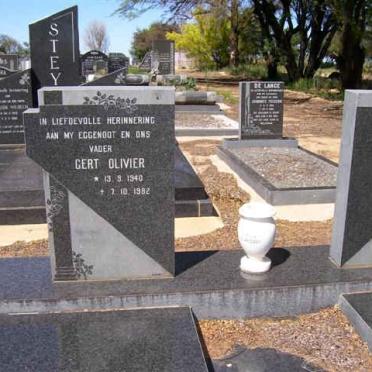 OLIVIER Gert 1940-1982