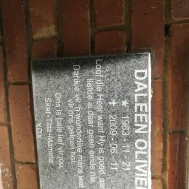 OLIVIER Daleen 1963-2009