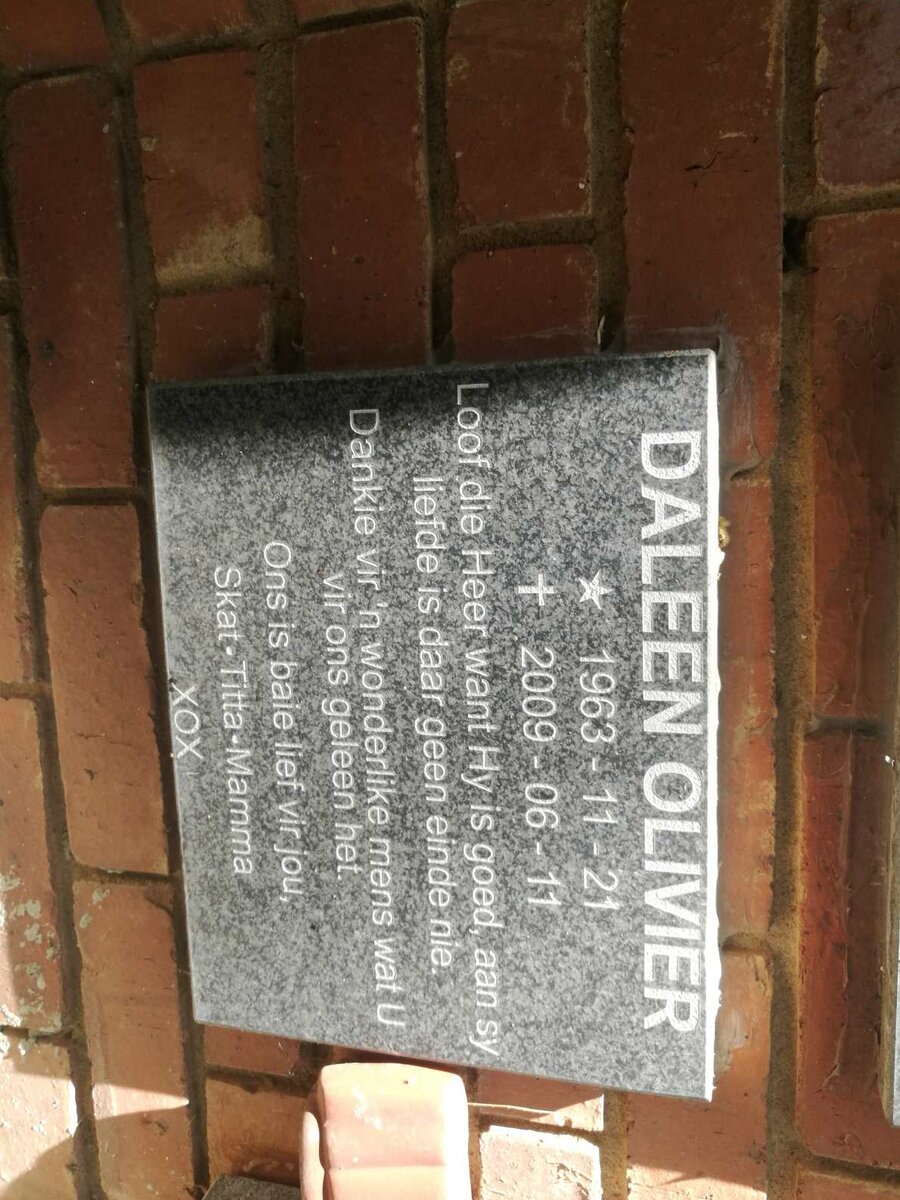 OLIVIER Daleen 1963-2009