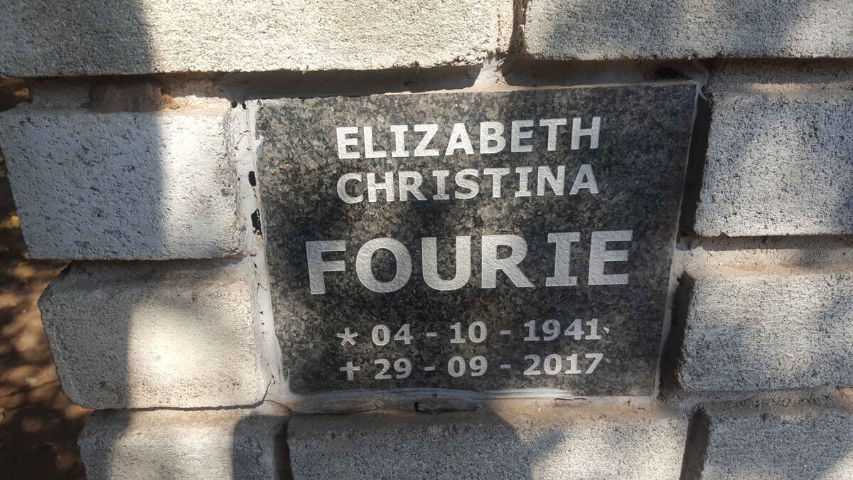 FOURIE Elizabeth Christina 1941-2017