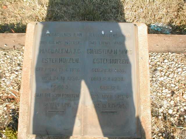 ESTERHUIZEN Christiaan David 1855-1937 &amp; Magdalena J.C. BOTHA 1886-1936