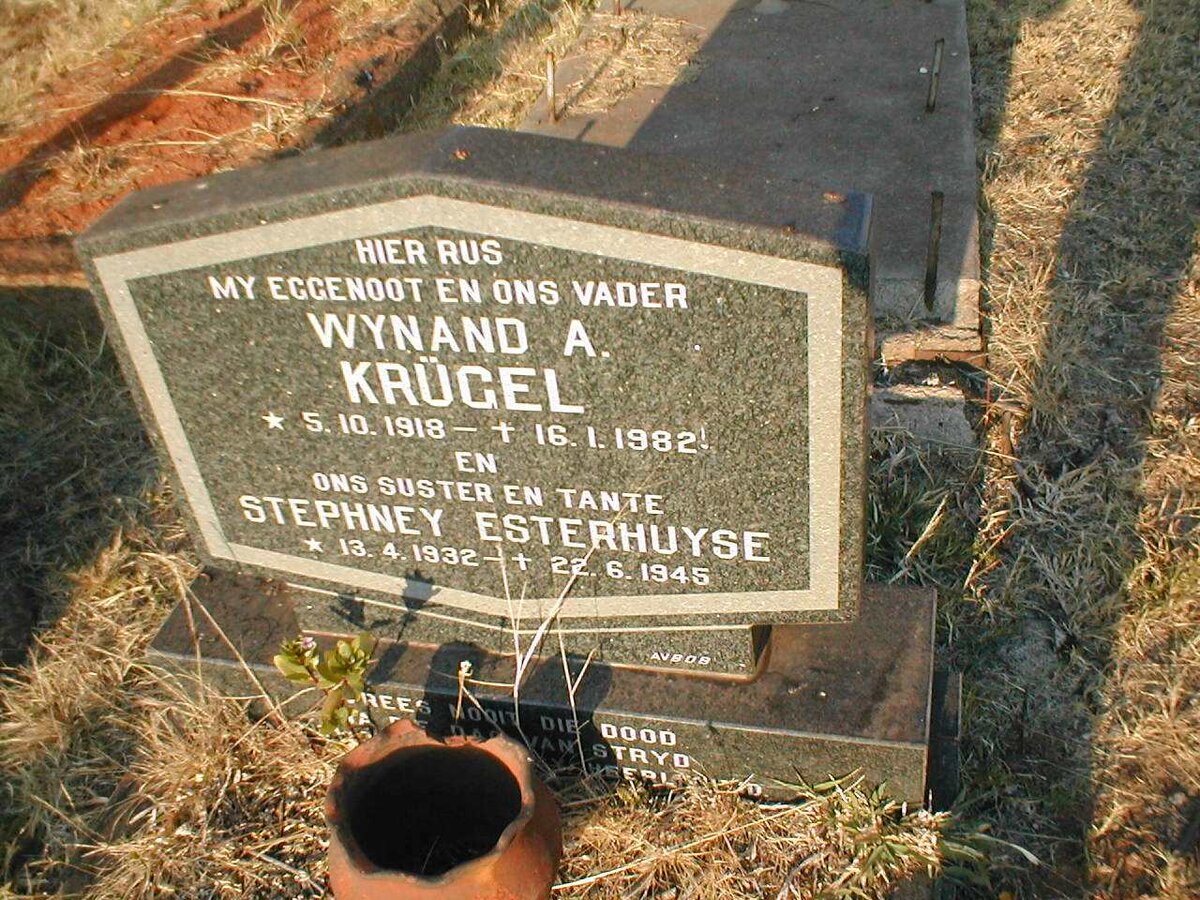 KRÜGEL Wynand A. 1918-1982 :: ESTERHUYSE Stephney 1932-1945