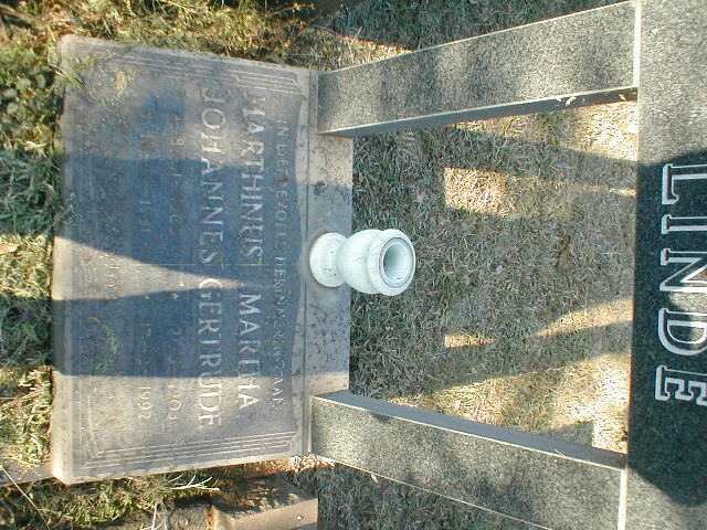 LINDE Marthinus Johannes 1905-1931 &amp; Martha Gertrude 1903-1992