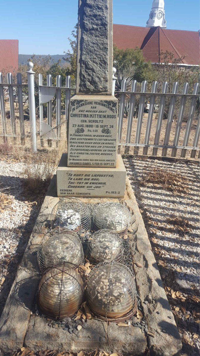 ROOS Christina M. nee SCHOLTZ 1880-1929 :: ROOS Johannes Daniel 1922-1922