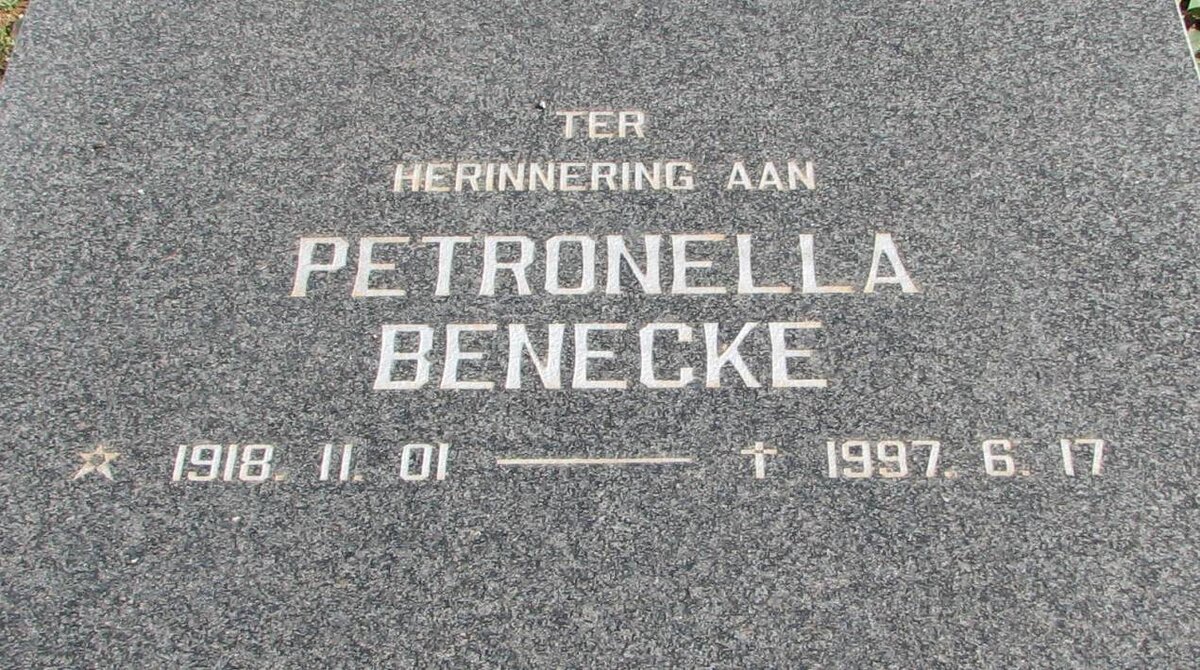 BENECKE Petronella 1918-1997