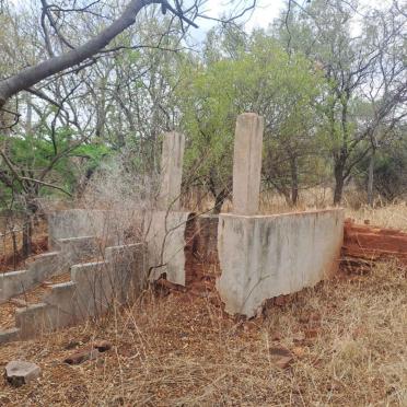 North West, SWARTRUGGENS district, Kwaggashoek 448_7, farm cemetery