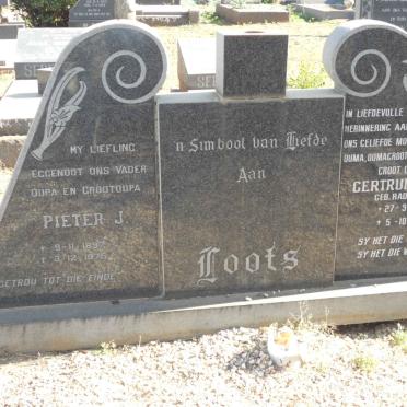 LOOTS Pieter J. 1897-1975 &amp; Gertruida M.M.RADEMEYER 1916-1999