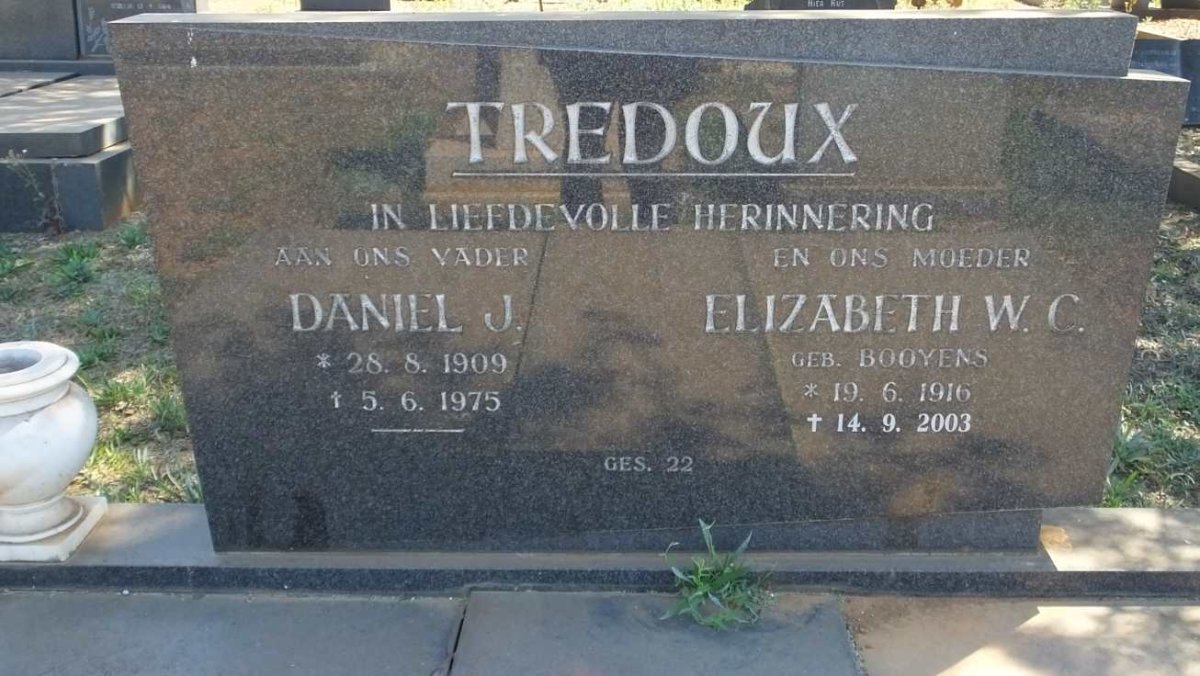 TREDOUX Daniel J. 1909-1975 &amp; Elizabeth W.C. BOOYENS 1916-2003