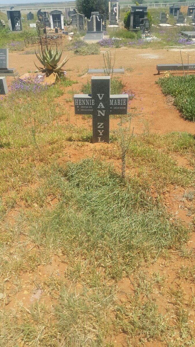 ZYL Hennie, van 1937-2012 &amp; Marie 1943-