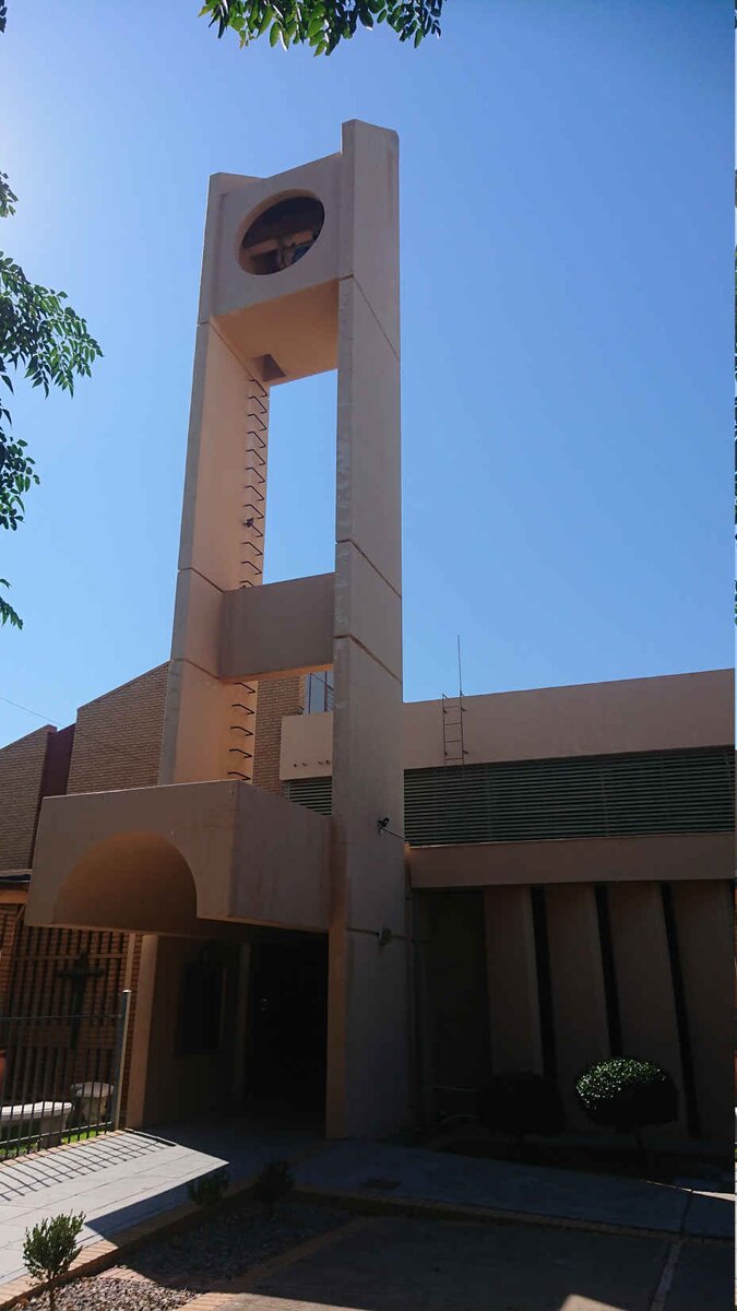 1. Church entrance/Kerk ingang
