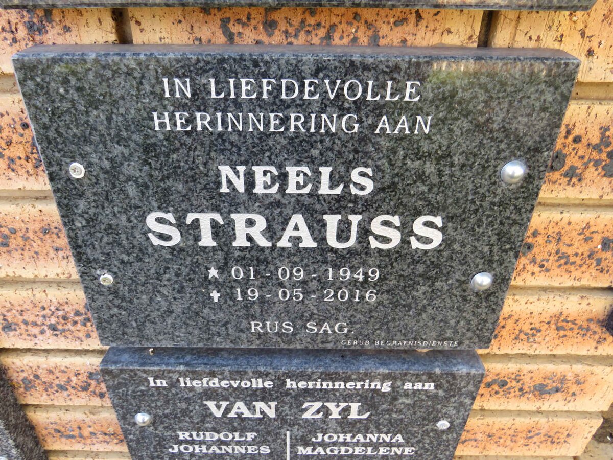 STRAUSS Neels 1949-2016