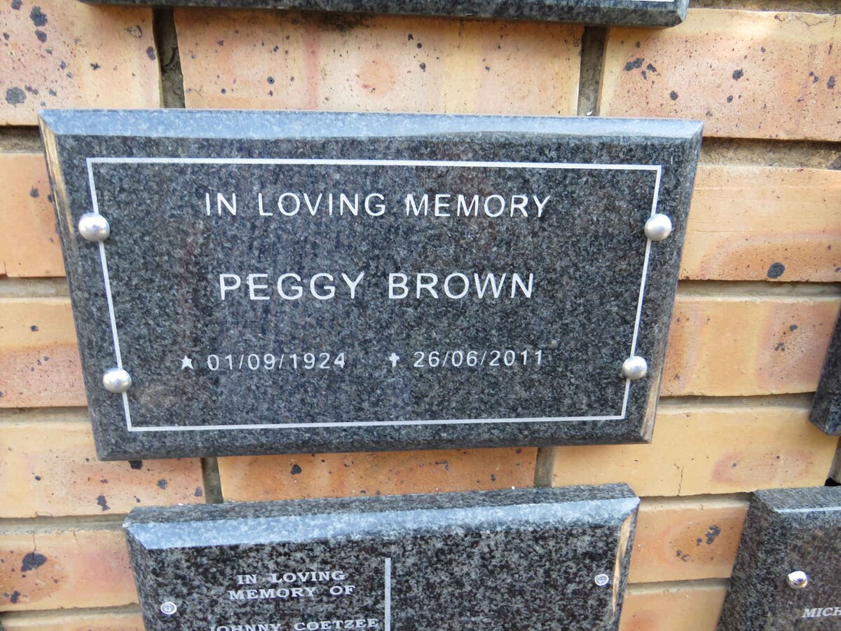 BROWN Peggy 1924-2011