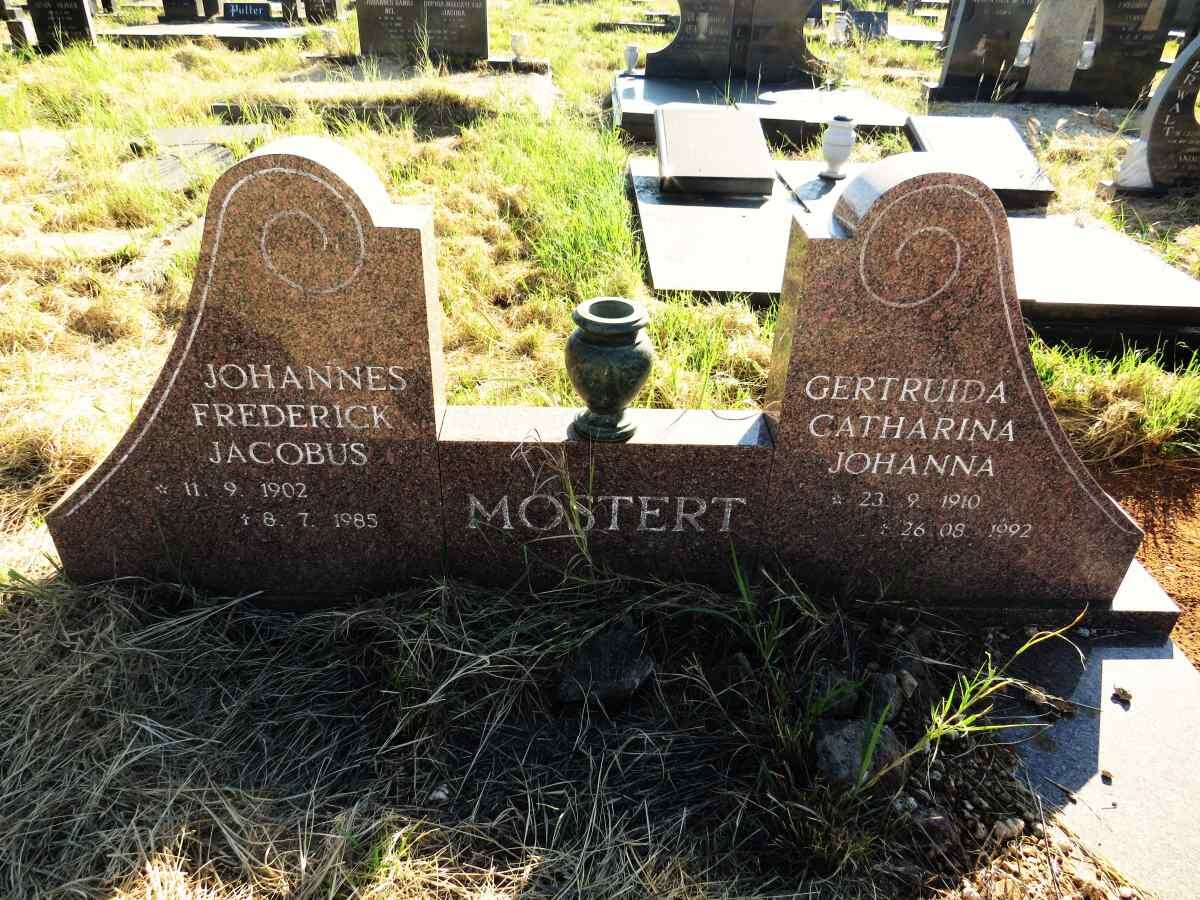 MOSTERT Johannes Frederick Jacobus 1902-1985 & Gertruida Catharina Johanna 1910-1992