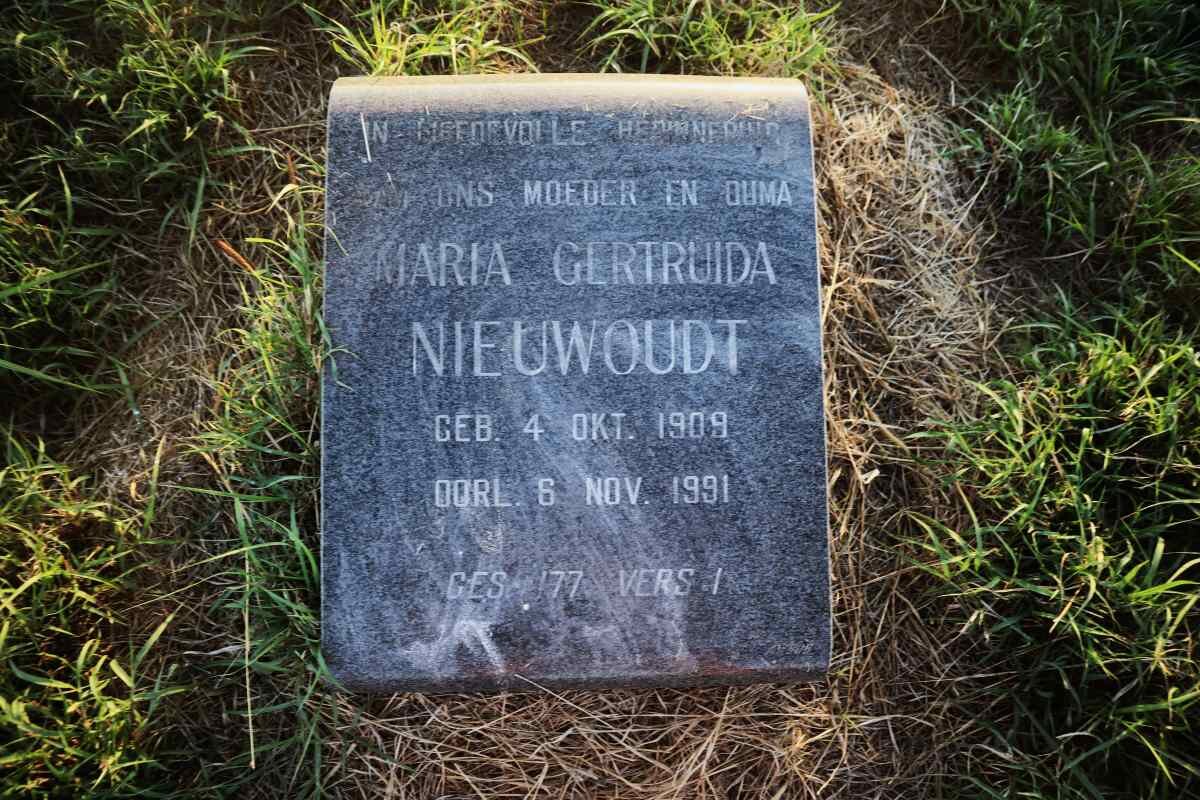 NIEUWOUDT Maria Gertruida 1909-1991