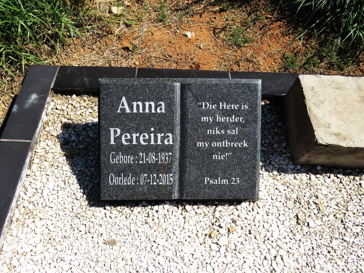 PEREIRA  Anna 1937-2015 :: CROWIE Martha 1955-2017 _1