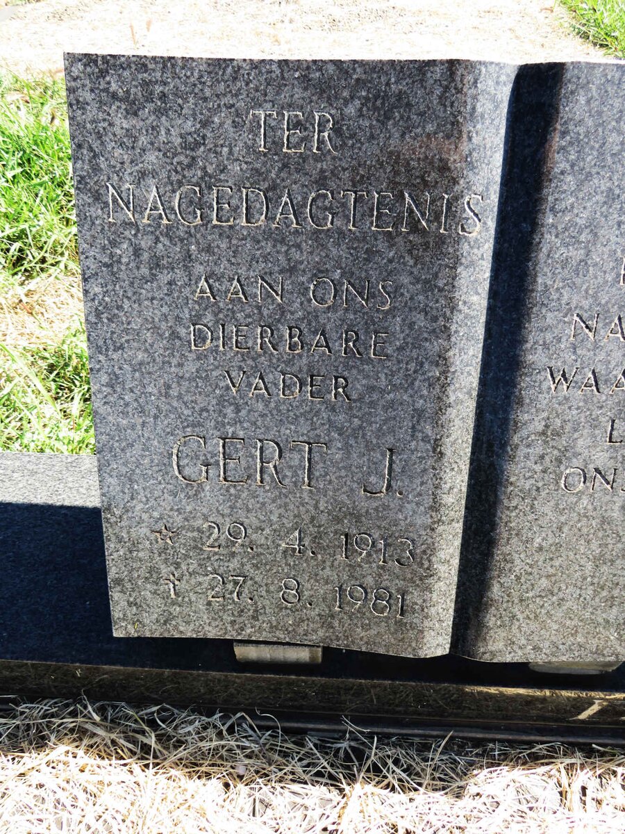 PLOOY Gert J., du 1913-1981 & Petro J. 1919-2008 _2